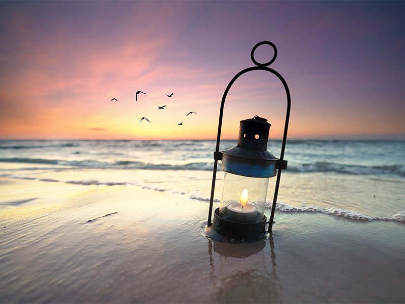 Seebestattung in der Nordsee Foto Laterne am Strand